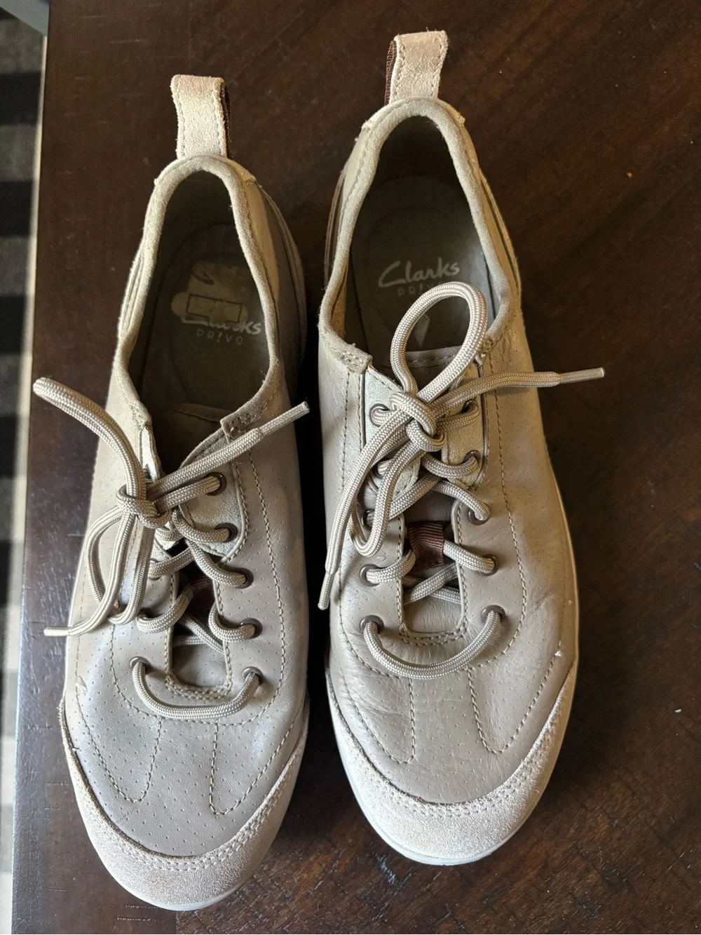 Women’s Clark Sneakers in Light Beige